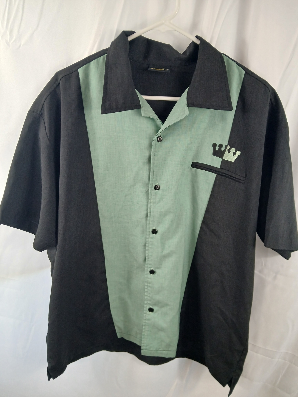 Men's Short-Sleeve Two-Tone Button-Up Shirt — Black & Mint Green